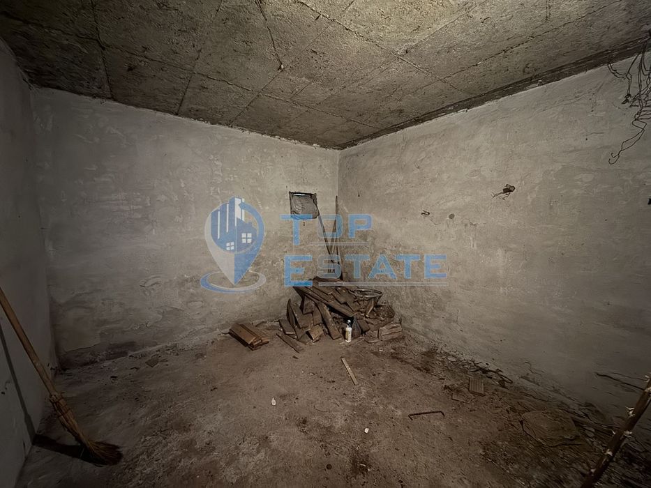 Етаж от къща със сутеренен етаж в град Павликени, област Велико Търно