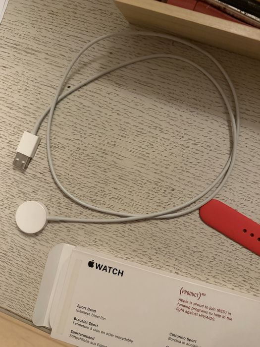 Apple watch series 6 червен