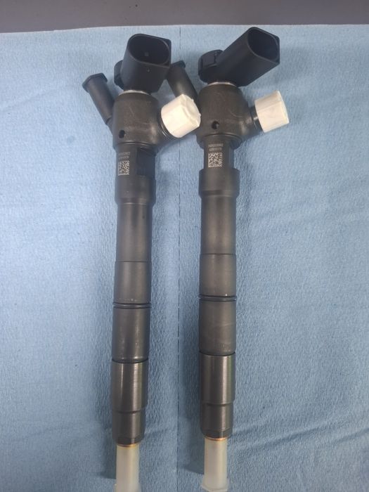 Injectoare Noi. 0445110835 .05L130277E,28654963,28565337