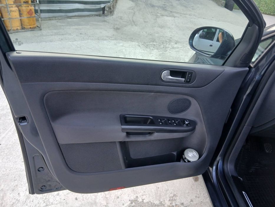 Volkswagen Golf 5 Plus 1.9 TDI, 2008, diesel, manual, întreținut