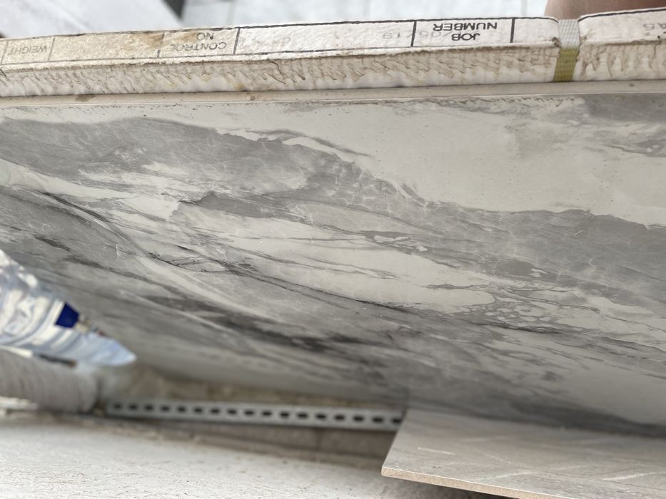 Белый керамогранит глянцевый турецкий