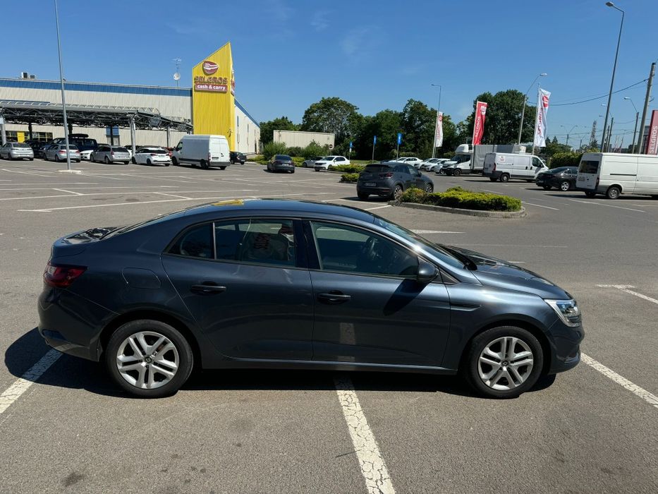 Renault megane, benzina. 10100