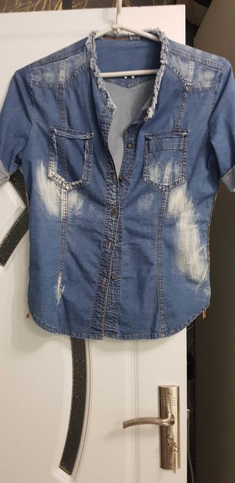 Продавам суичър на марката MAT и летни рокли