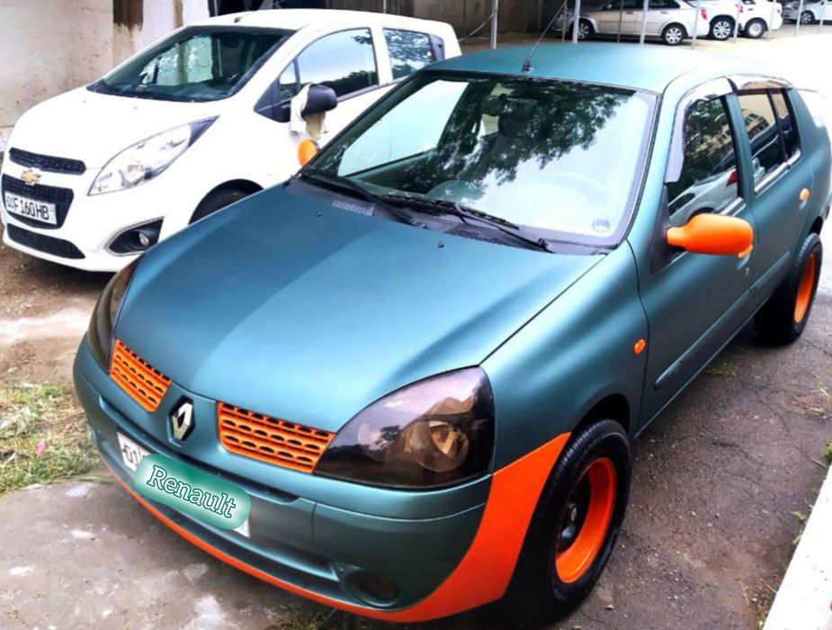 Продам машину Renault Symbol 1