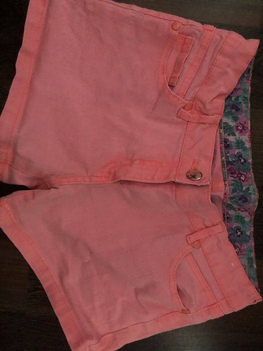 Мн запазени панталонки , и тениски почти не носени