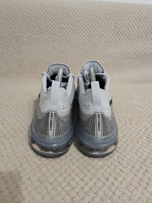 Nike vapormax nr 44 int 28 cm preț 350 lei