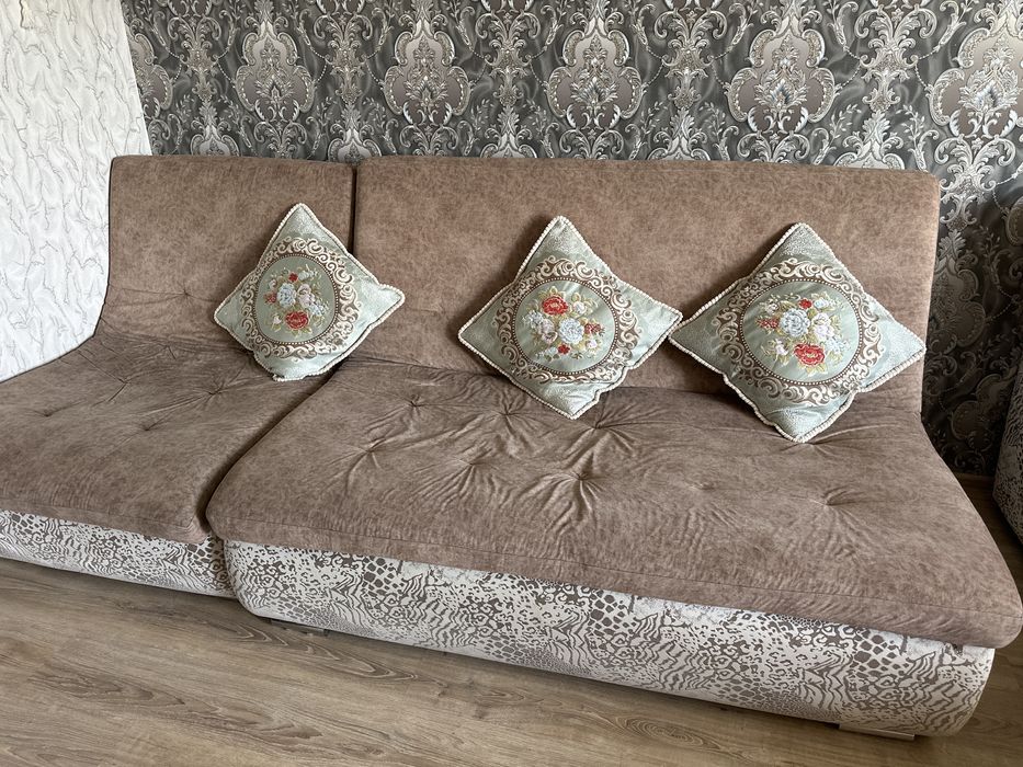 Продам диван с креслом