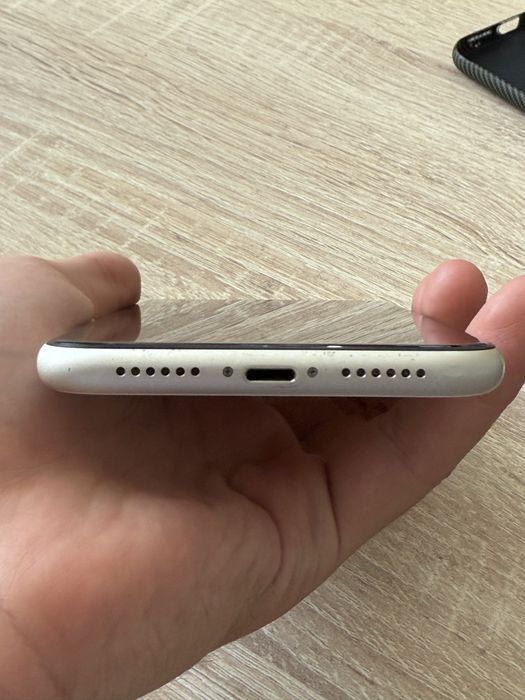 iphone 11 в хорошем состояние