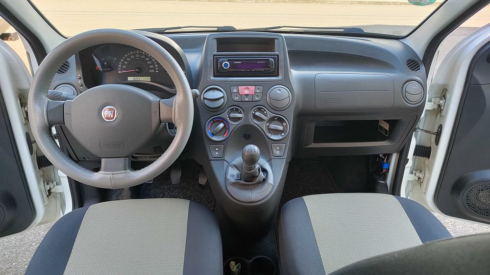 Fiat Panda an fab.2009 servo city geamuri electrice in stare perfecta