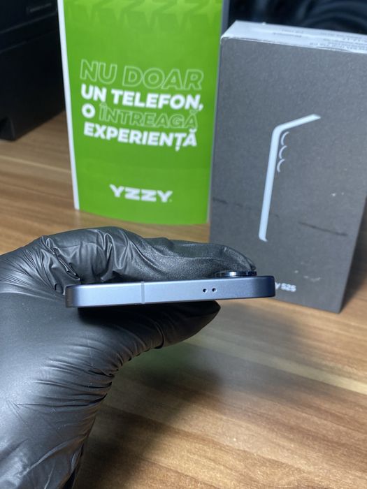 Samsung Galaxy s25 • 256 GB • Blueblack