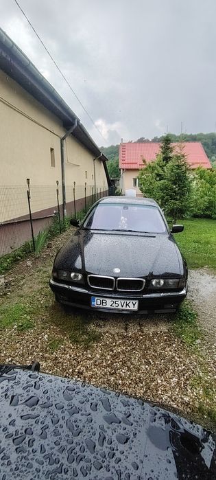Vând BMW E38 1997