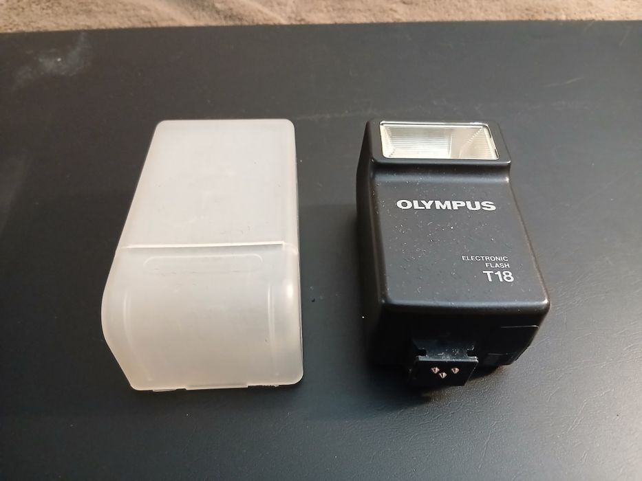 Olympus OM-101 Power Focus + 35-70mm + 70-210mm AF + Blitz T18 – COMPLET