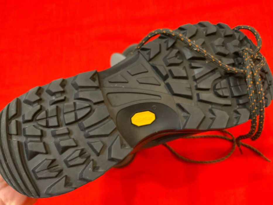 Lowa gore-tex-оригинлни обувки 40 номер