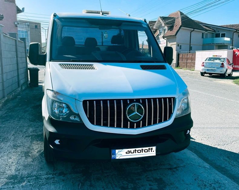 Grila compatibila cu Mercedes Sprinter W906 Facelift (14-17) Panamericana Crom Design