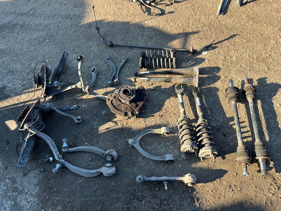 Окачване Mercedes W205 Предни шенкели кокали зад. полуоски амортисьори