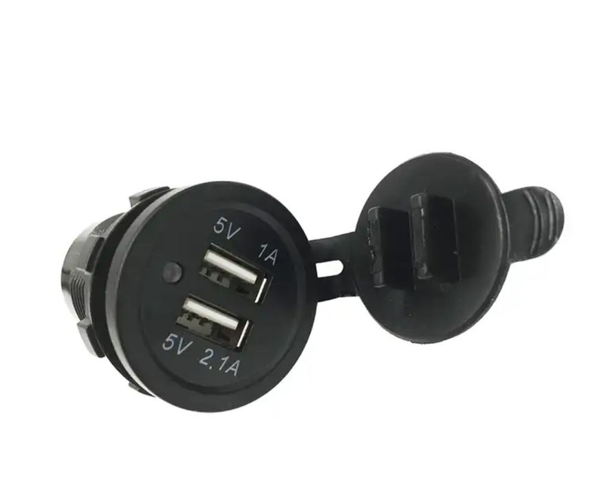 Зарядно за кола с два USB изхода Dual Car Charger