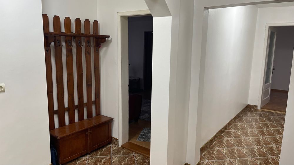 Proprietar, vând apartament 4 camere plus garaj