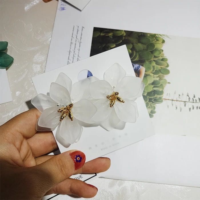 Обеци бели цветя