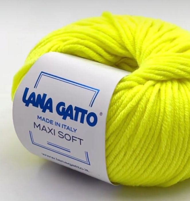 Стильная яркая ушанка