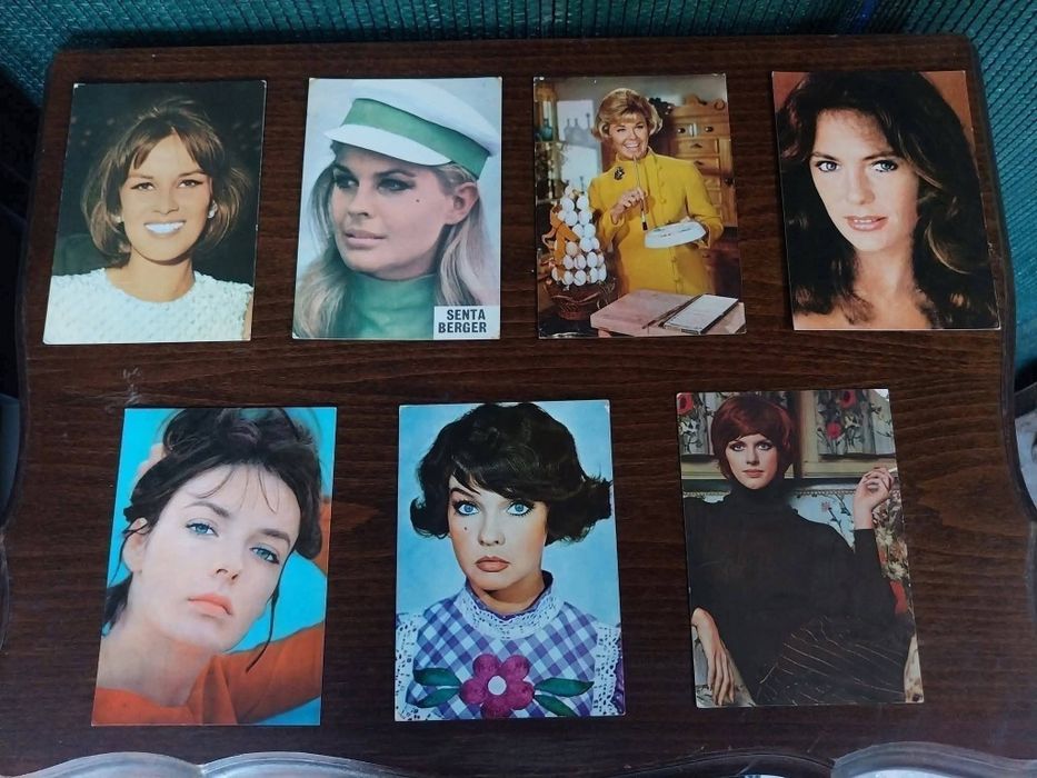 Cărți vechi poștale.