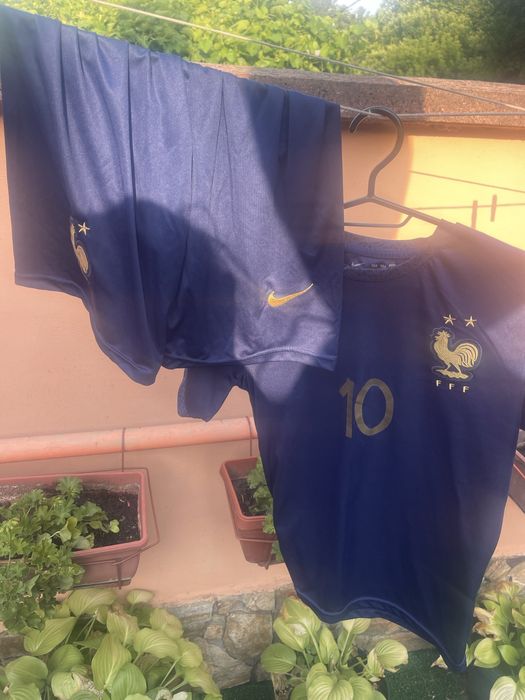 Детски футболни екипи