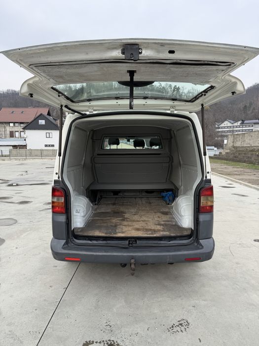 Volkswagen VW Transporter T5 / 1.9 TDI / 105 CP / Lung / 6 locuri / AC