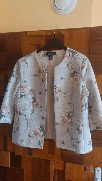 Дамски костюм Badoo