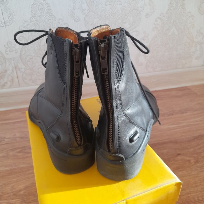 Кожаная обувь женская