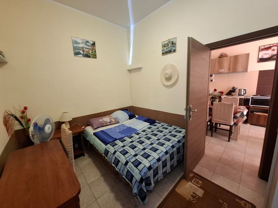 Продава се търговско помещение 70 кв.м до морето (500 м)