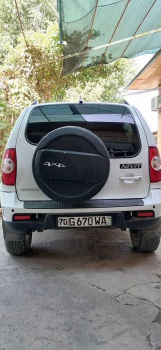 Niva Chevrolet 2018 yil. Probegi 70000 km yurgan.