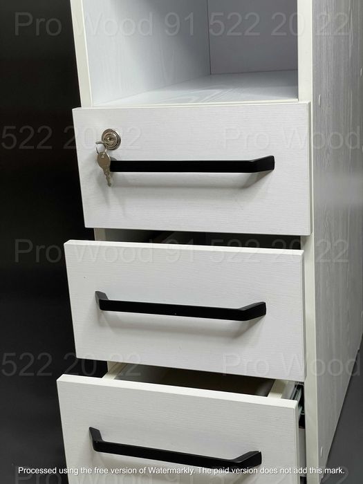 Маникюрный складной стол, Мебель для салона. От производителья