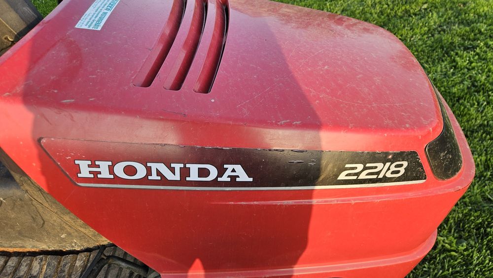 Tractoras tuns iarba Honda 2218