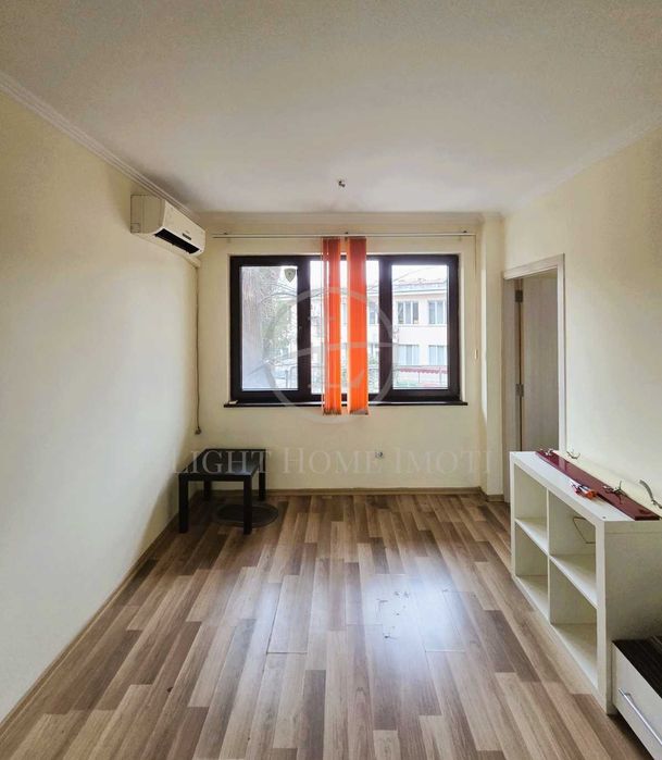 Реф. 2891 Двустаен Обзаведен / Четвъртък Пазара