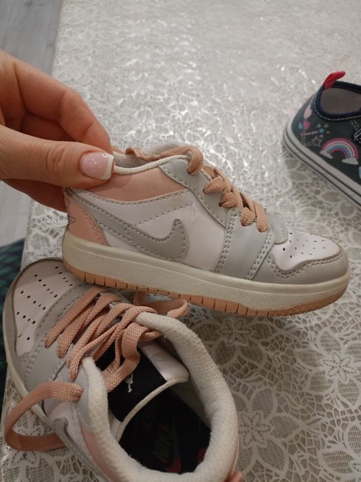 Детски обувки/цената е за 3-те чифта общо!