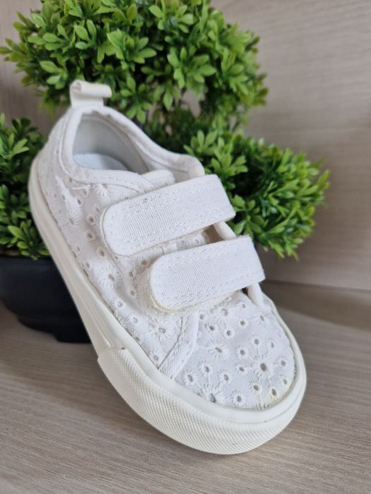 Incaltaminte H&M nr 23