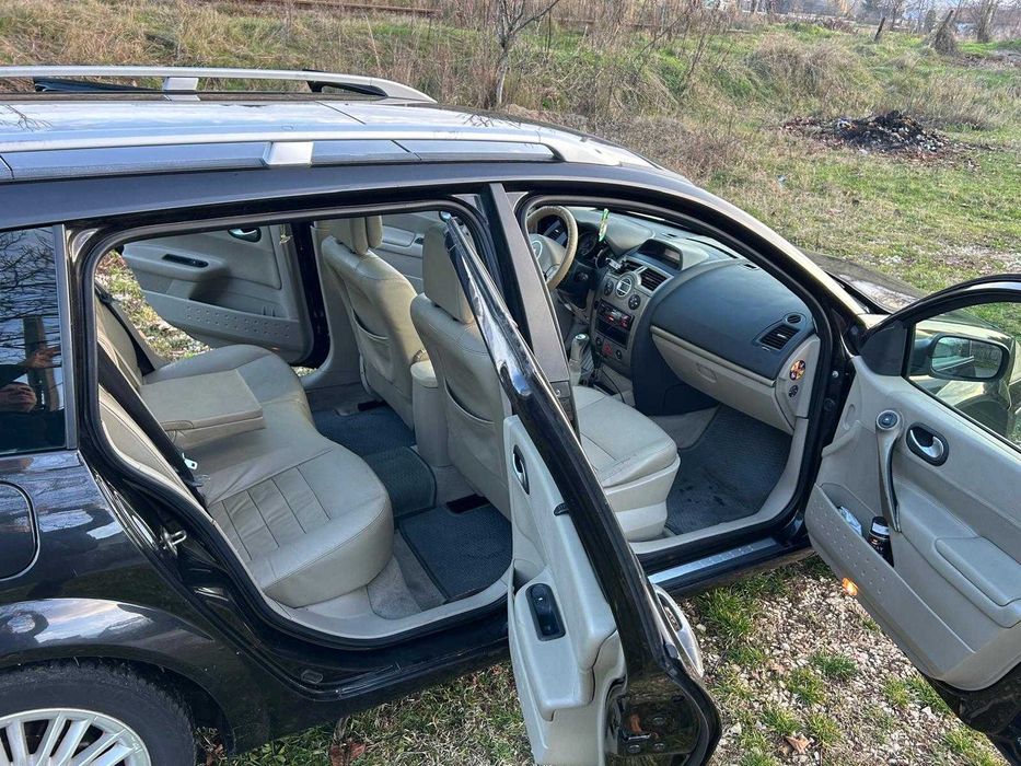 Vând Renault Megane 2 1.6 16v cu GPL din fabrică si Plafon Panoramic