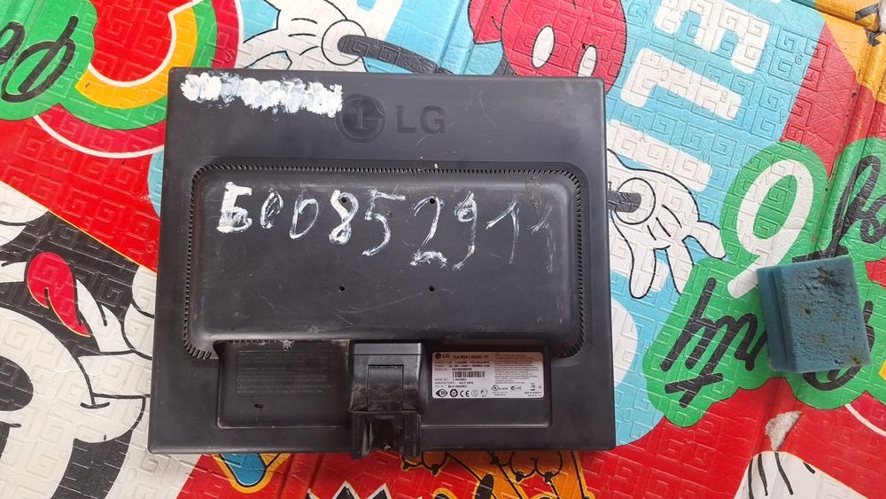 б/у монитор LG .