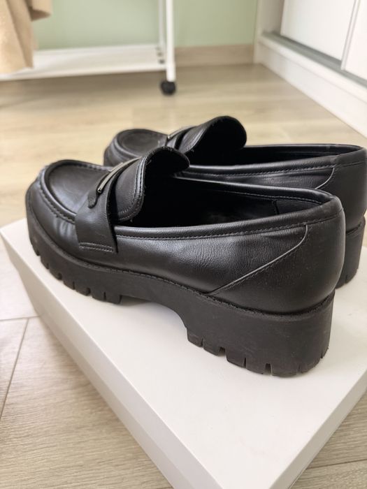 Дамски лоуфъри GUESS