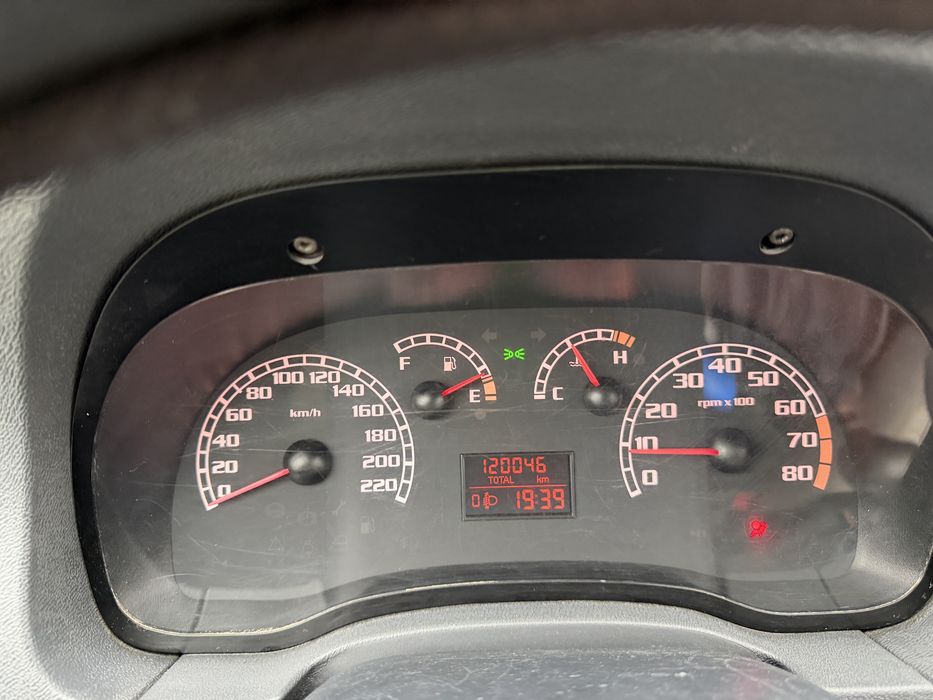 Fiat Albea 2009 1.4 Benzina 120.000km originali Unic Proprietar de Nou