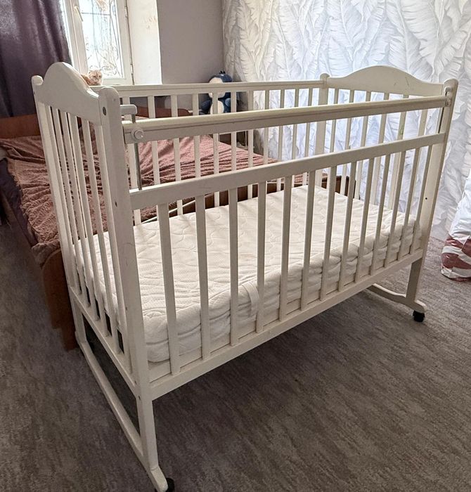 Продам детскую кроватку