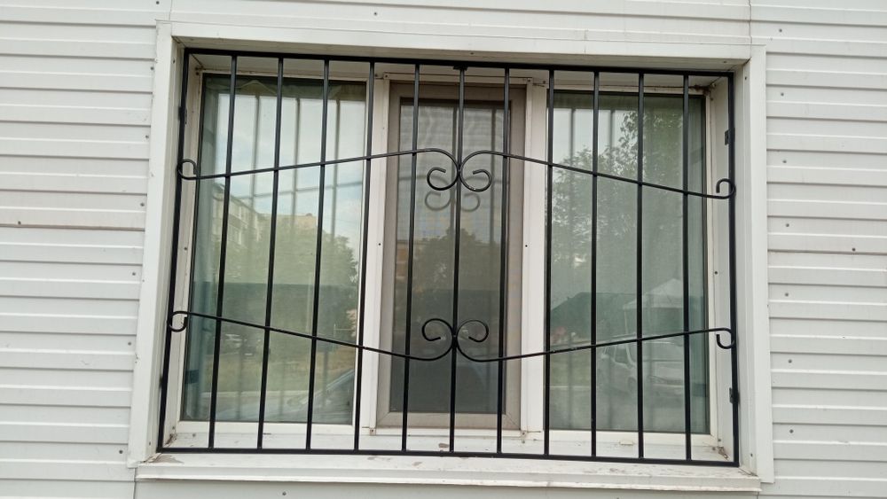 Решетки на окна от 14000.