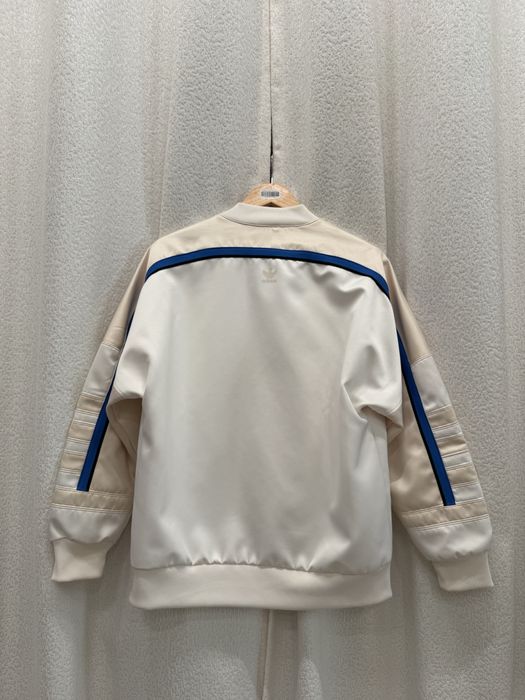 Продаю б/у юнисекс бомберы Adidаs