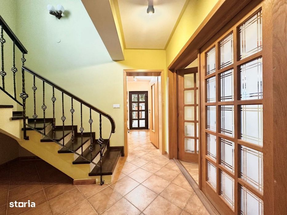 Casă de închiriat - 5 camere | 190 mp utili|Curte 500 mp|Saună|Stupini