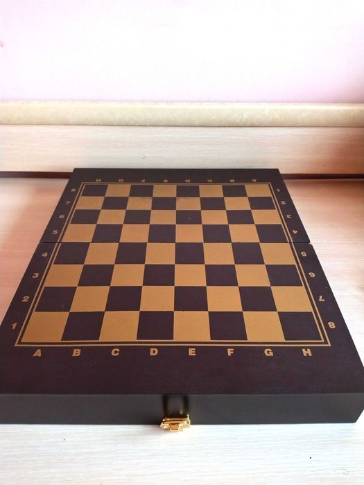 Интересен Стар Шах,Табла