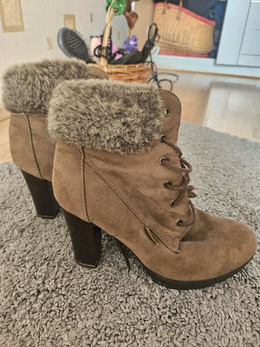 Дамски обувки 4 бр.