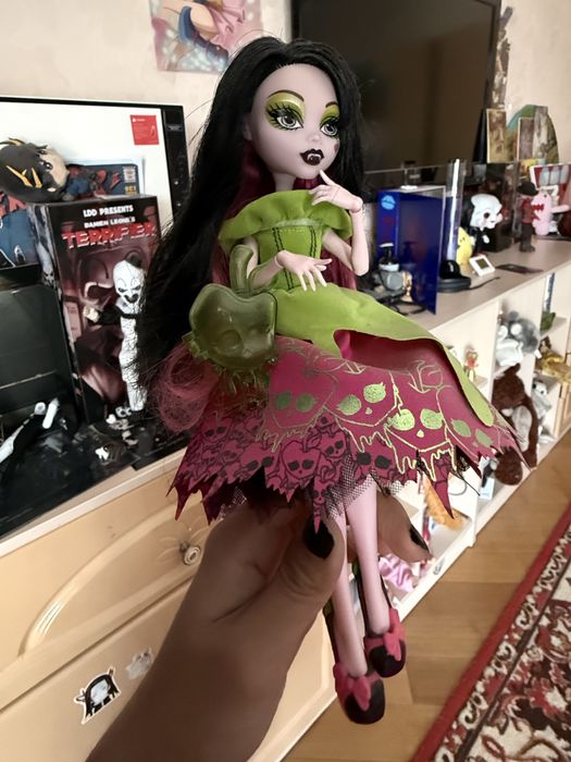 Monster high Draculaura страшные сказки