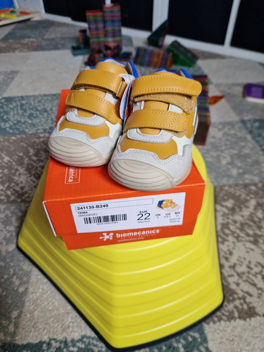 Biomecanics marime 22