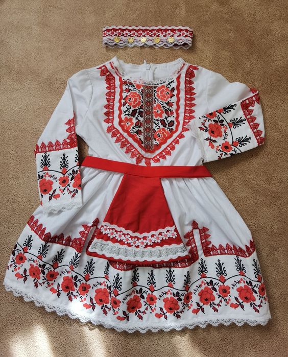 Народна носия за празник