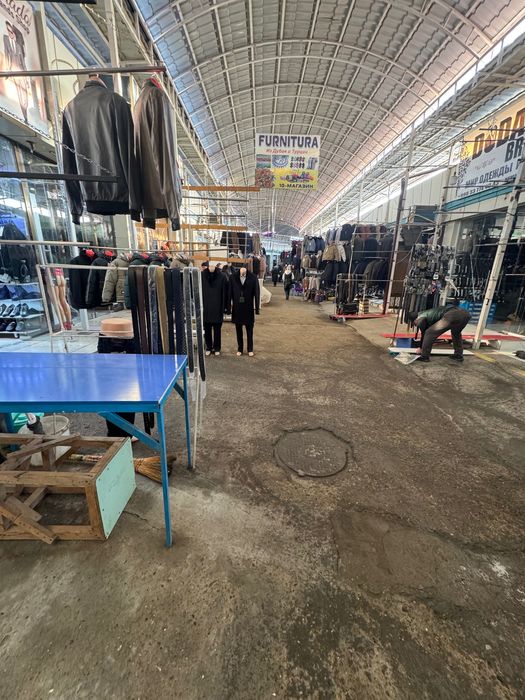 Buxoro markaziy bozorida Magazin sotiladi