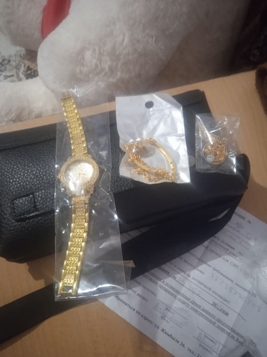 Продается позолоченные часы ENSEVA